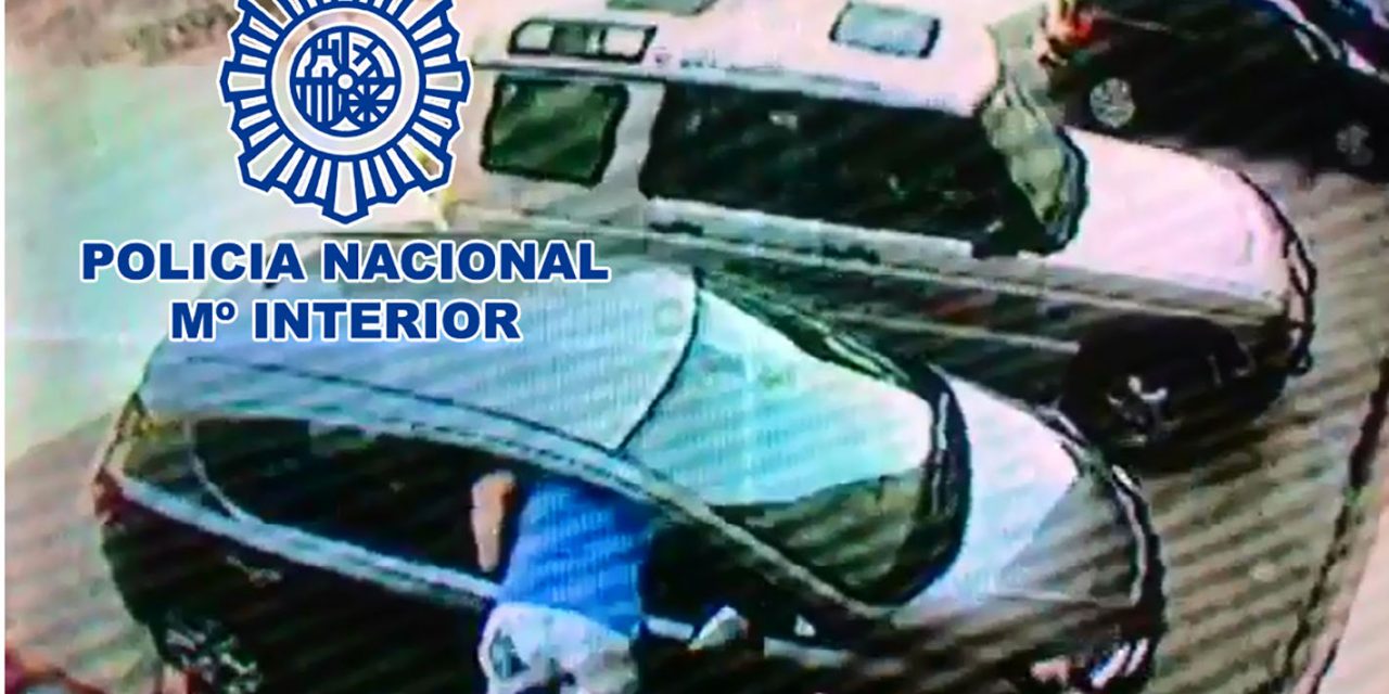 La Policía Nacional detiene en Andújar a  un “experto” en abrir vehículos y robar lo que se encontraba en su interior