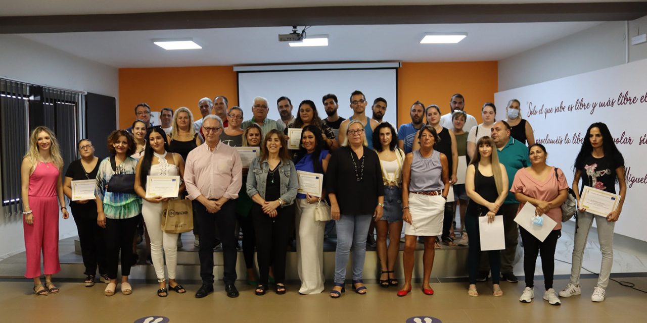 Un total de 30 alumnos y alumnas concluyen con éxito su formación en el Taller de Ocupabilidad del Polígono Puerta Madrid de la Estrategia EDUSI de Andújar