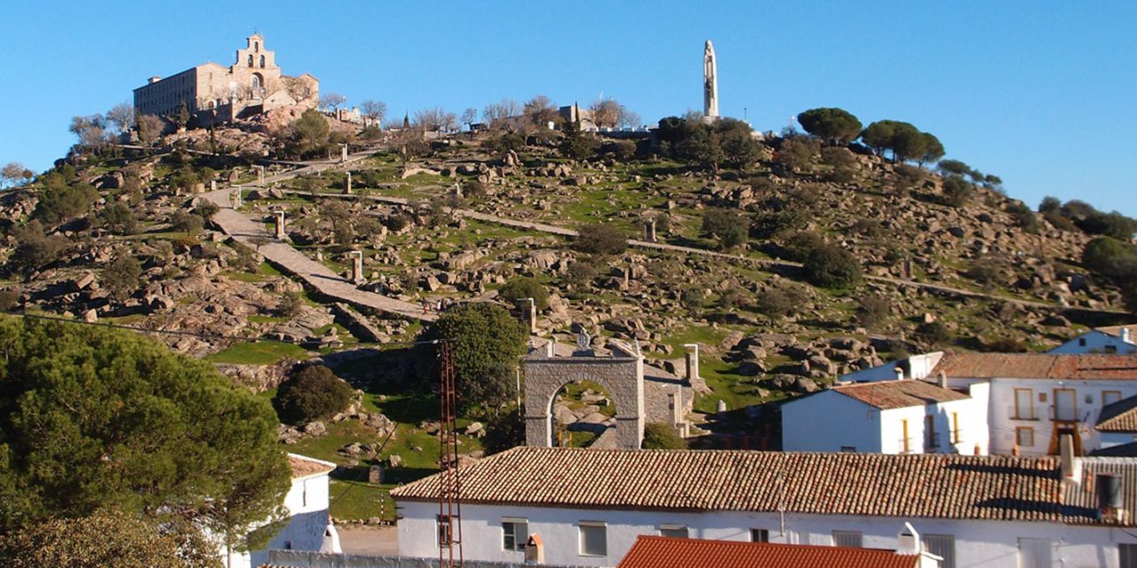 El Ayuntamiento ampliará el acerado de la calle de la Federación de Peñas en el poblado del Santuario