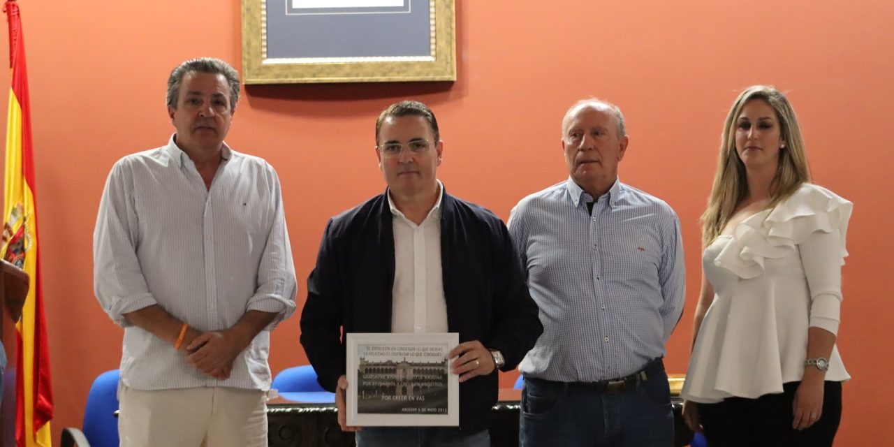 La Asociación VAS Andújar y Comarca reconoce la colaboración del Ayuntamiento con el colectivo